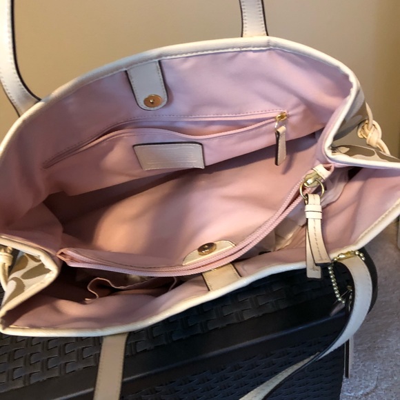 Cream and Pink Coach - Picture 2 of 2